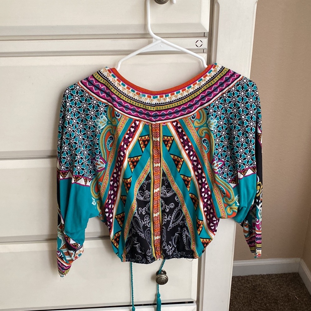 Open Front Pattern Blouse - Picture 2 of 2